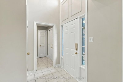 3 Maw Court • Barrie, ON photo 3