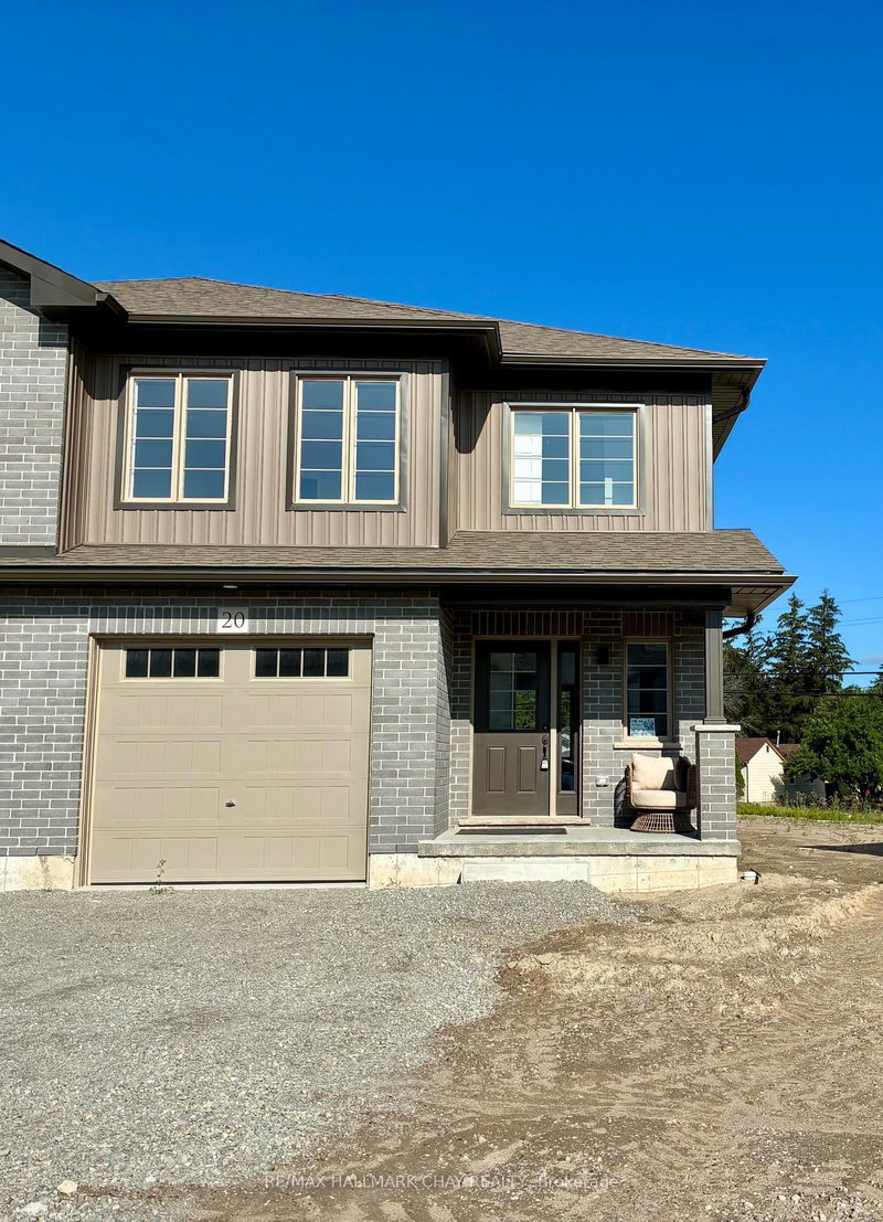 32 Strath Crescent