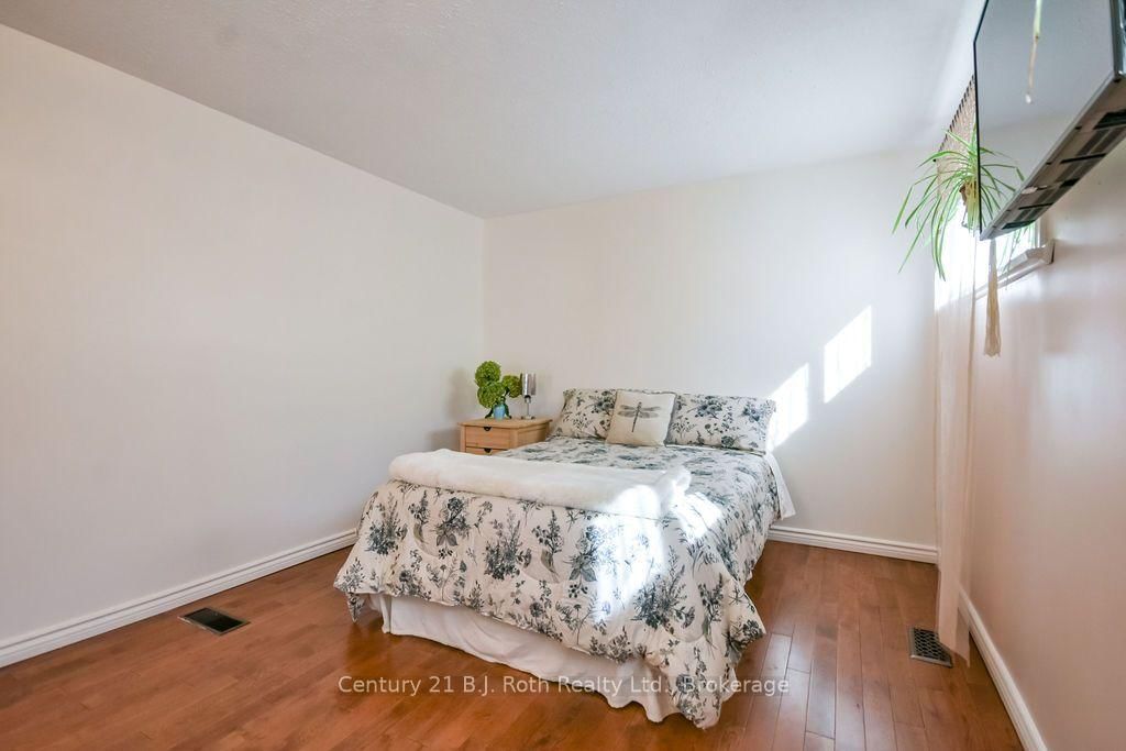 258 James Street E • Orillia, ON photo 18