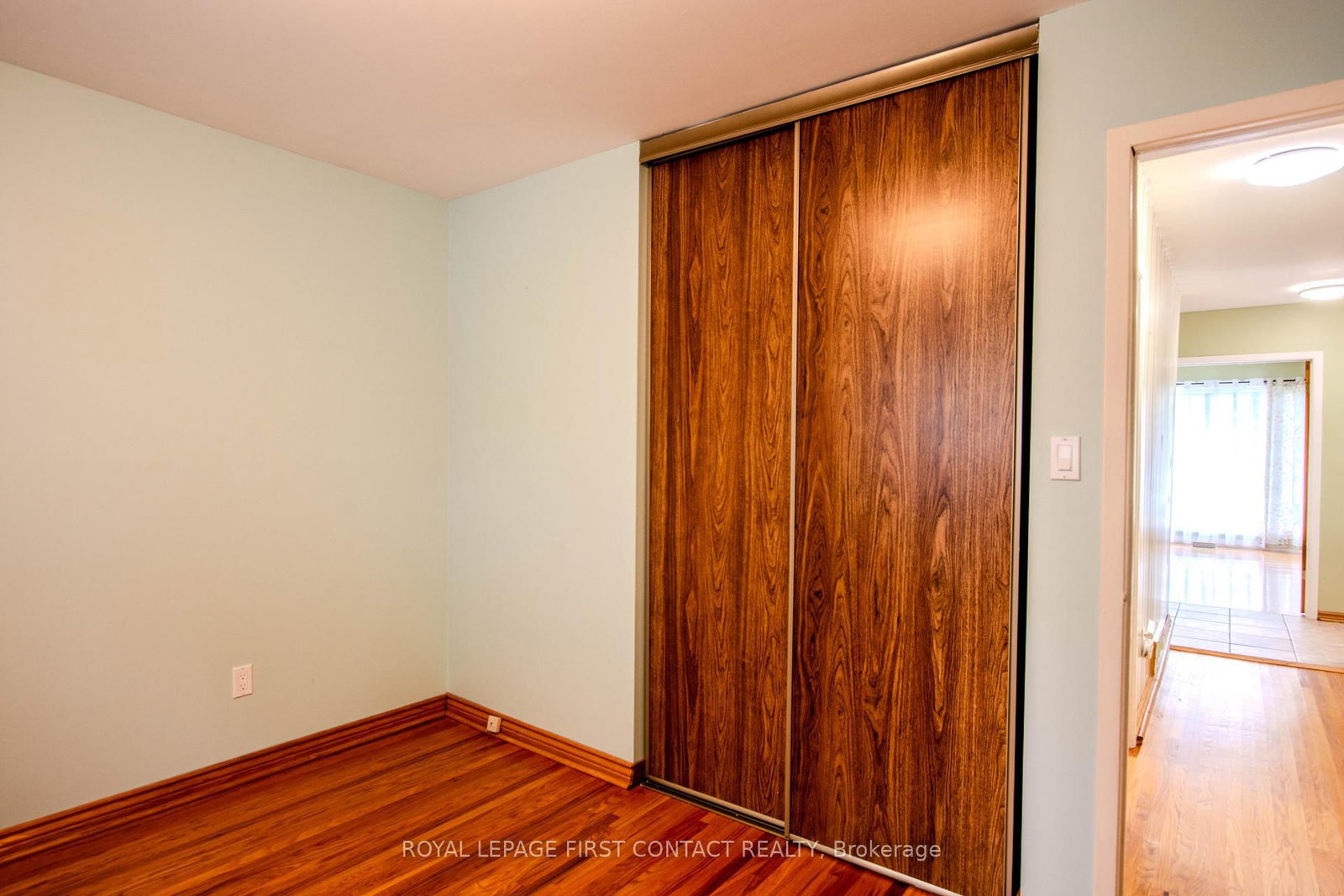 12 Daphne Crescent • Barrie, ON photo 15