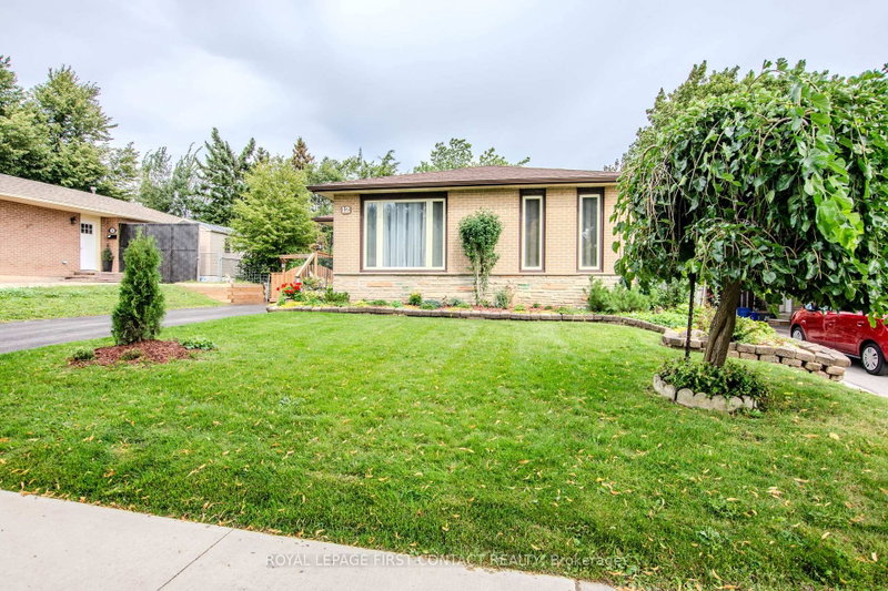 12 Daphne Crescent