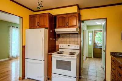 12 Daphne Crescent • Barrie, ON photo 9