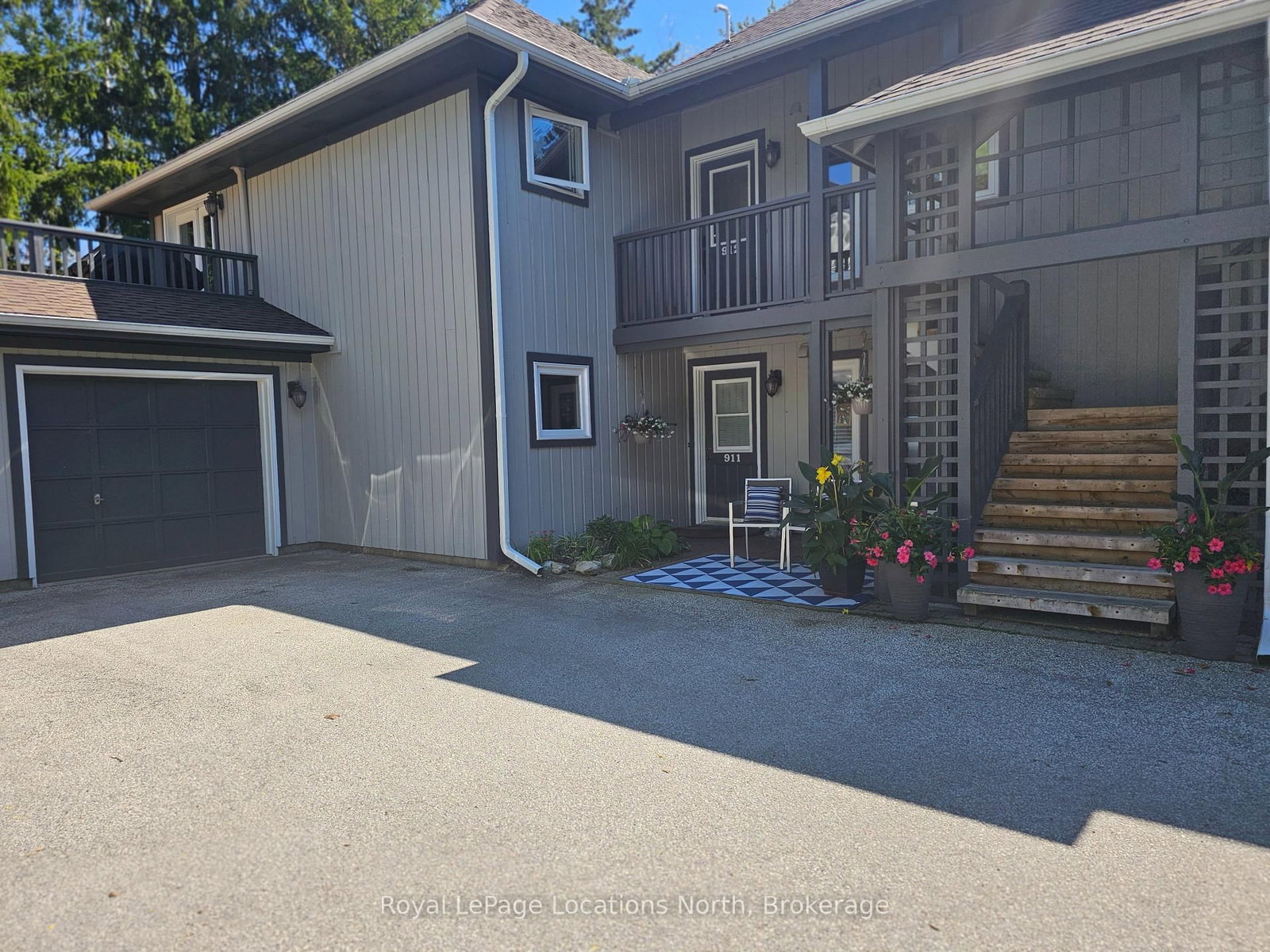 911 Cedar Pointe Court • Collingwood, ON photo 2