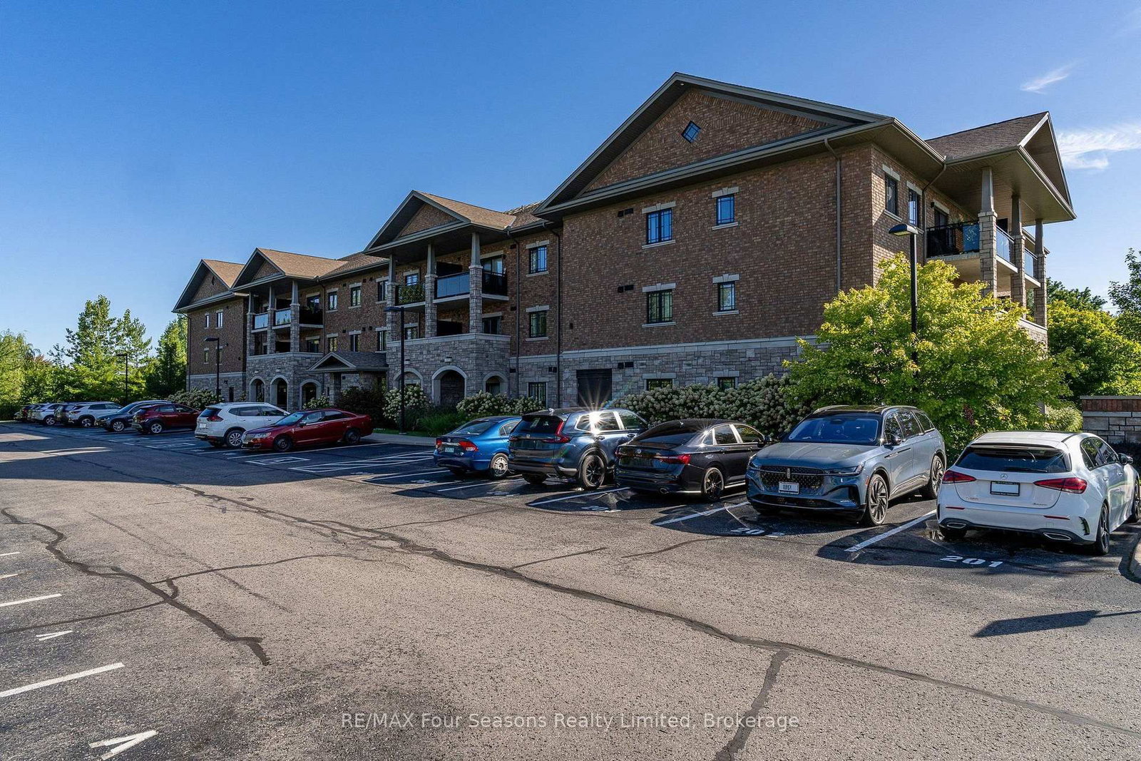 1 CHAMBERLAIN Crescent • #109 • Collingwood, ON photo 28