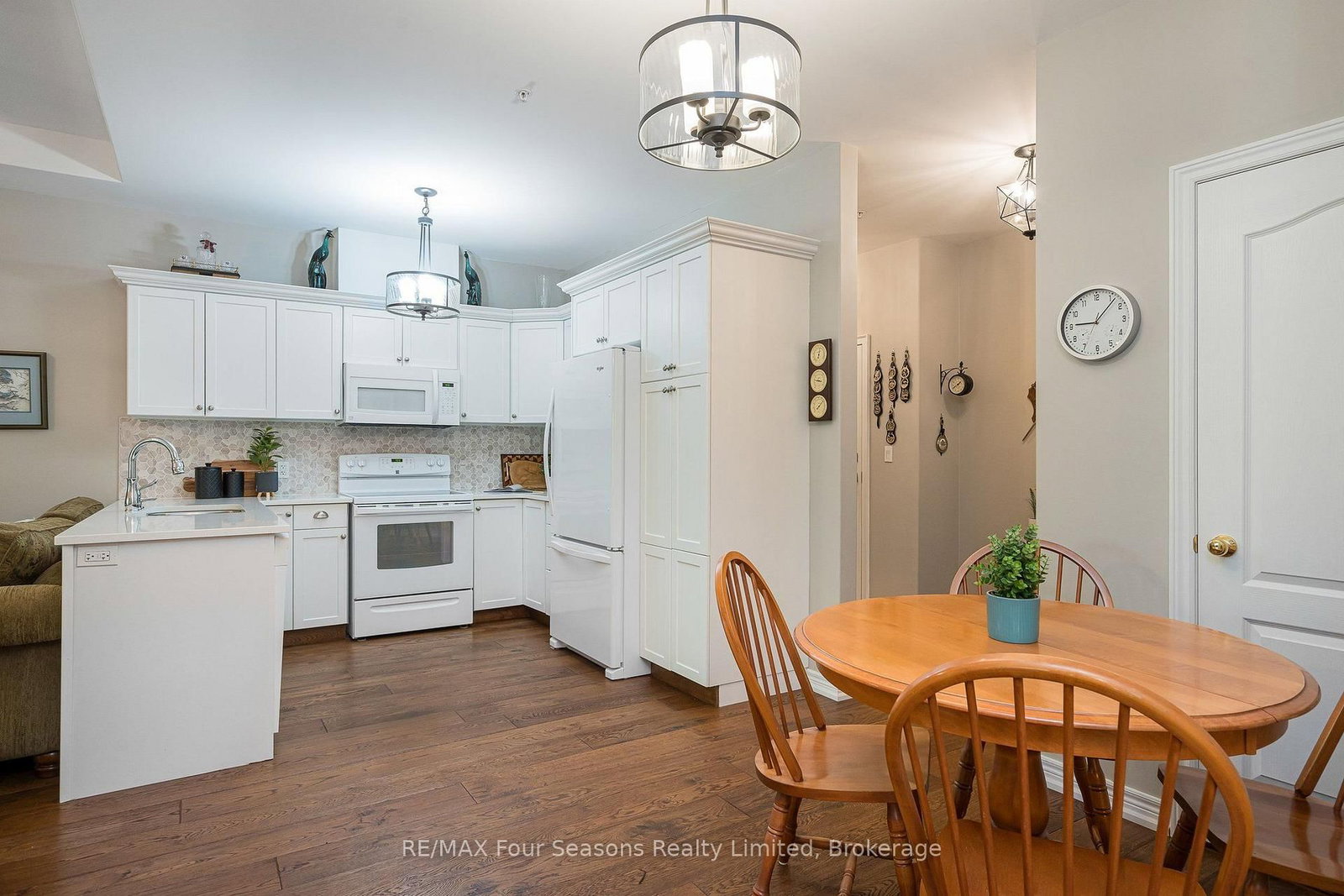 1 CHAMBERLAIN Crescent • #109 • Collingwood, ON photo 6