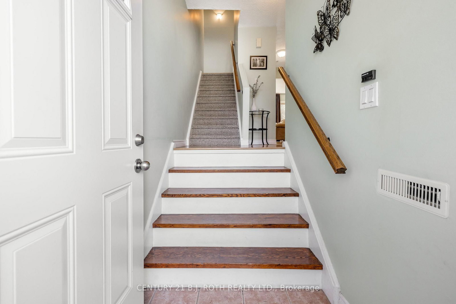 52 Adelaide Street • #31 • Barrie, ON photo 3