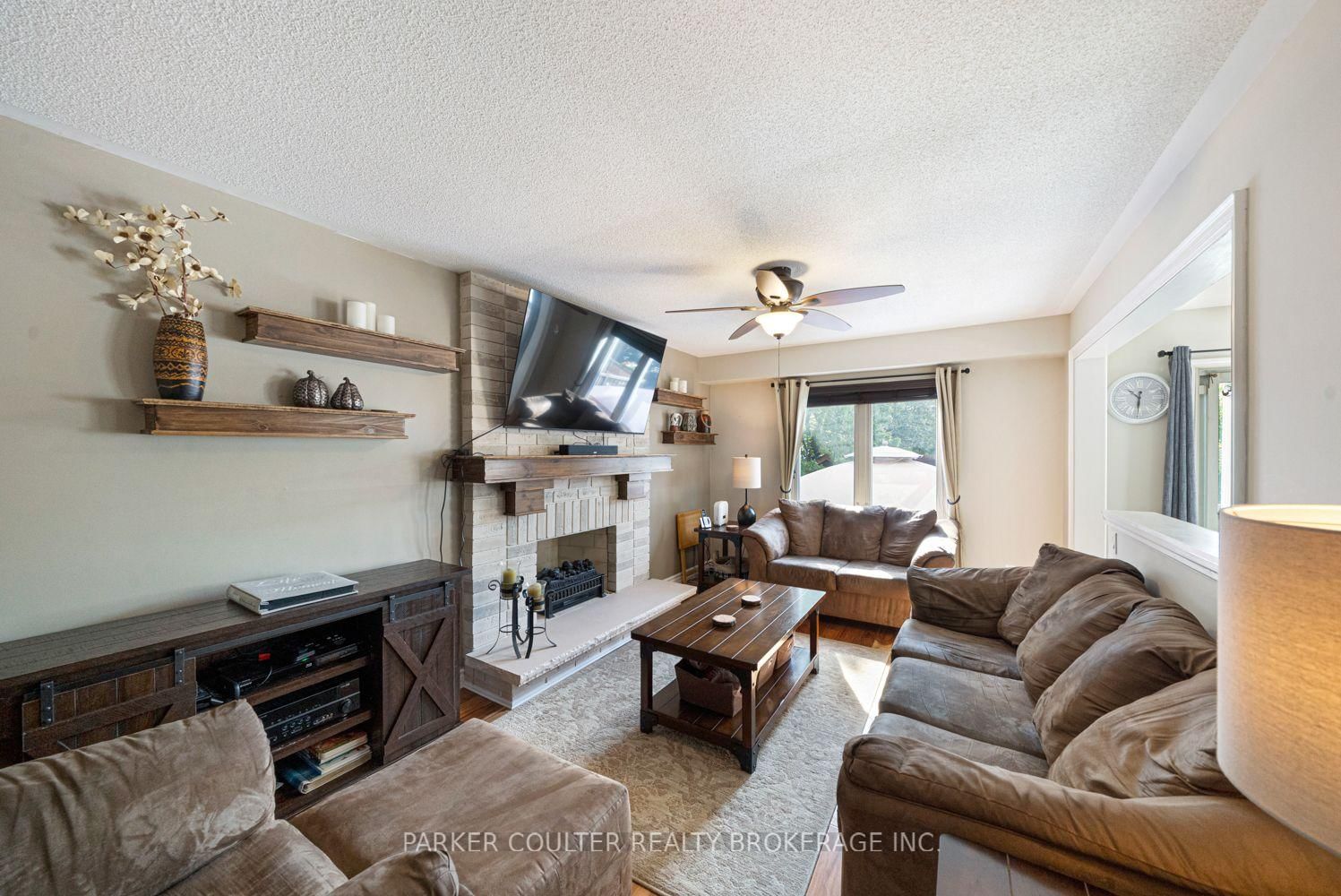 27 Brandon Crescent • Orillia, ON photo 4