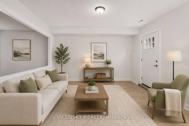99 Sophia Street W