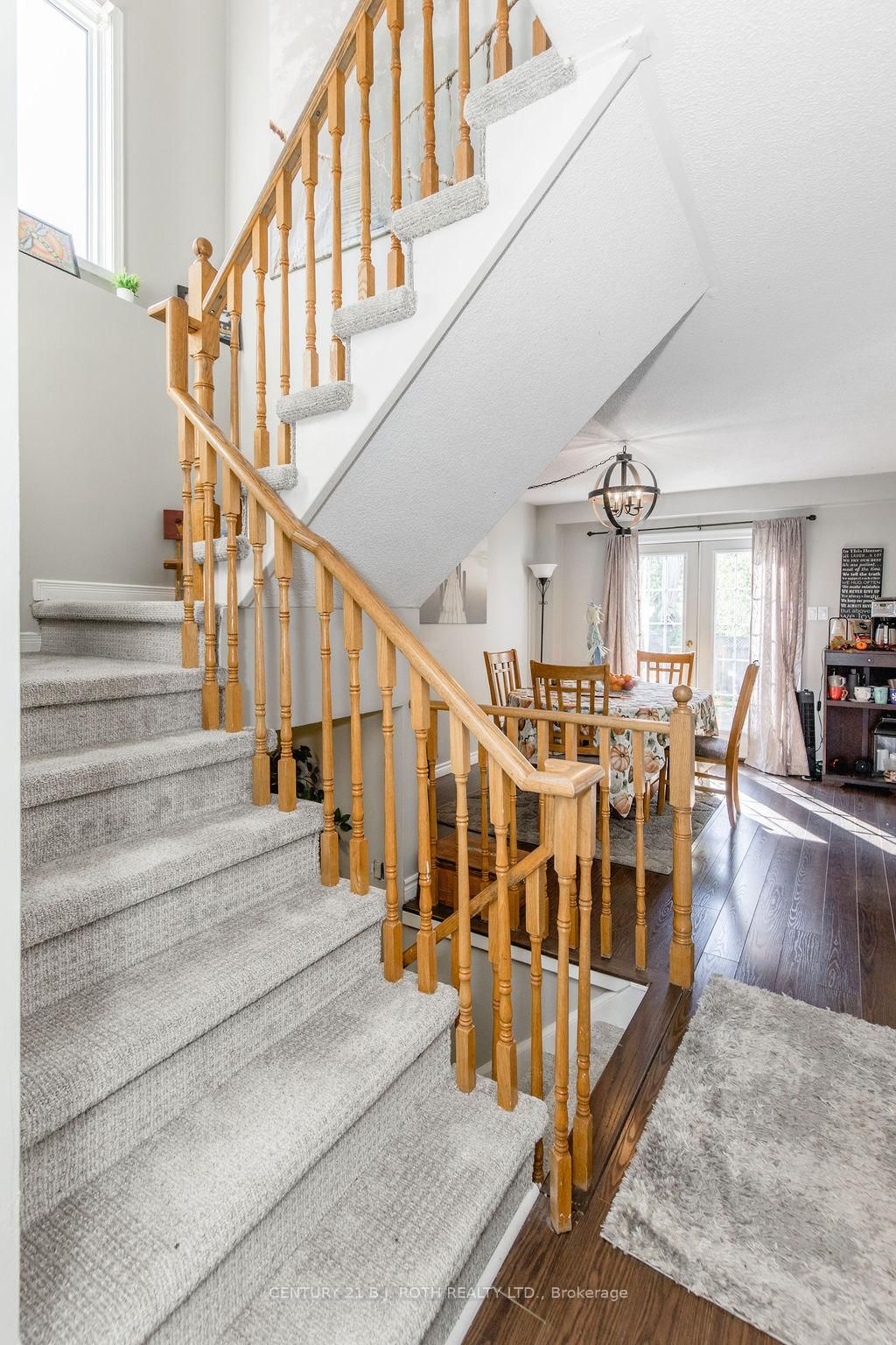 99 CARDINAL Street • Barrie, ON photo 12