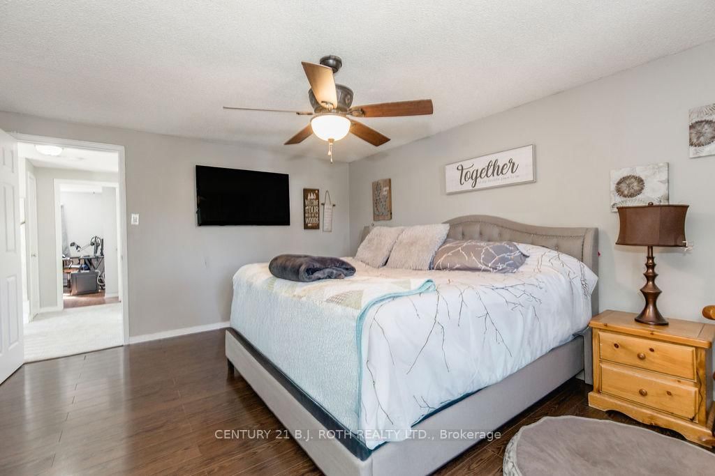 99 CARDINAL Street • Barrie, ON photo 15