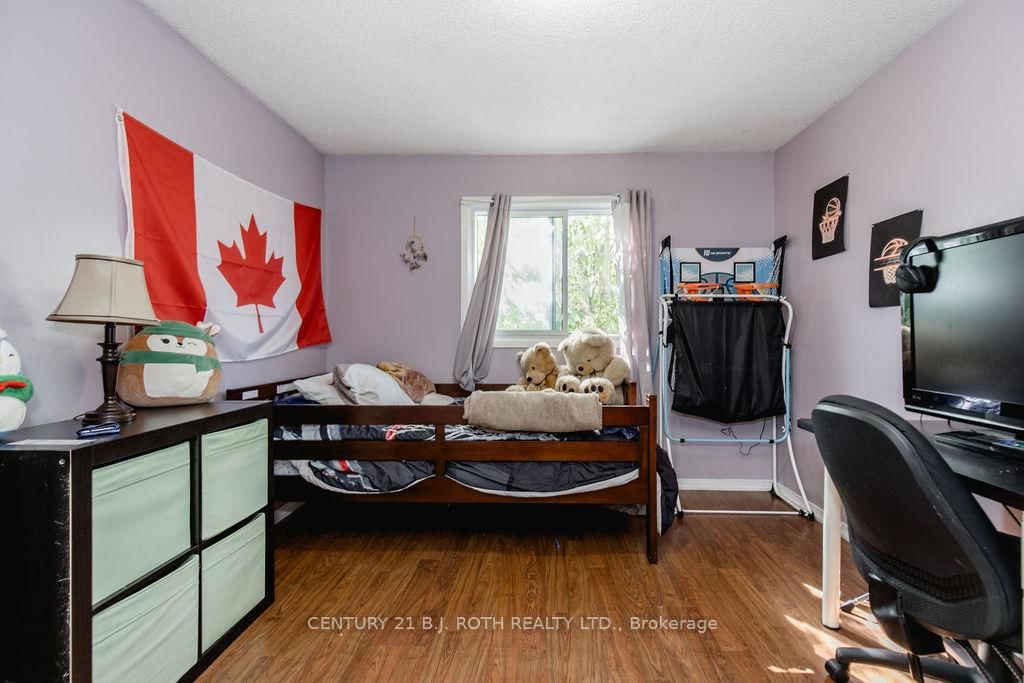 99 CARDINAL Street • Barrie, ON photo 22