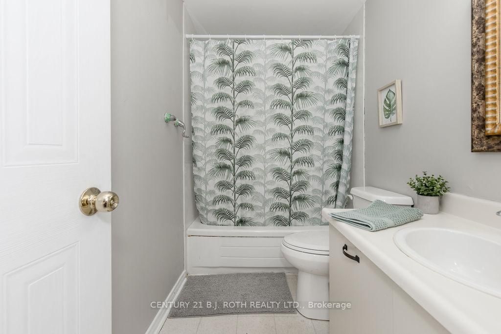 99 CARDINAL Street • Barrie, ON photo 23