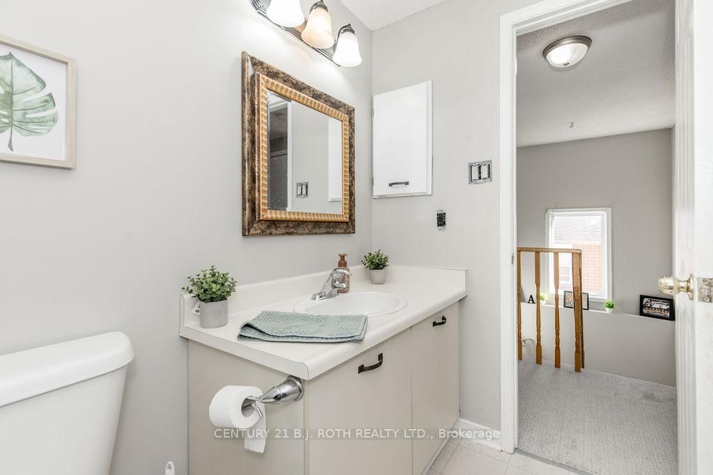 99 CARDINAL Street • Barrie, ON photo 24