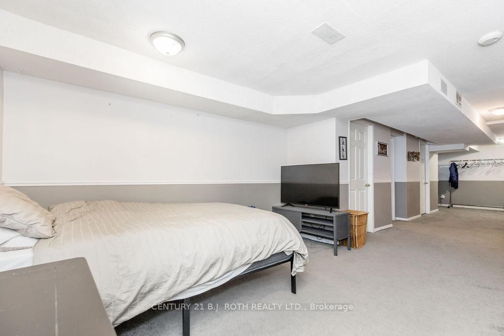 99 CARDINAL Street • Barrie, ON photo 25