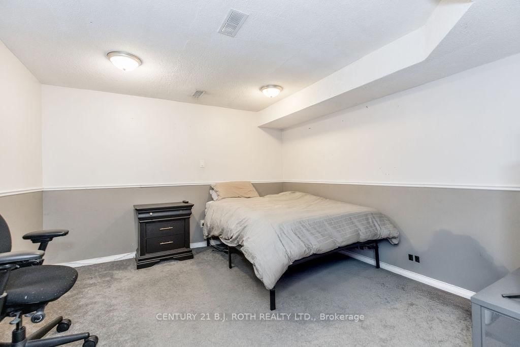 99 CARDINAL Street • Barrie, ON photo 26