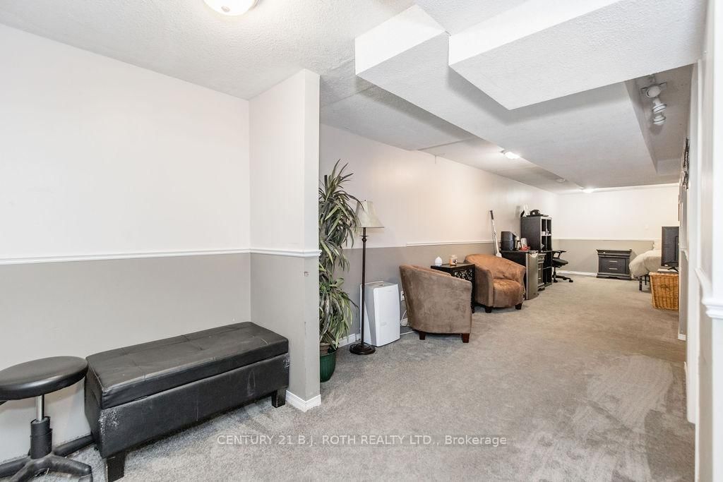 99 CARDINAL Street • Barrie, ON photo 27