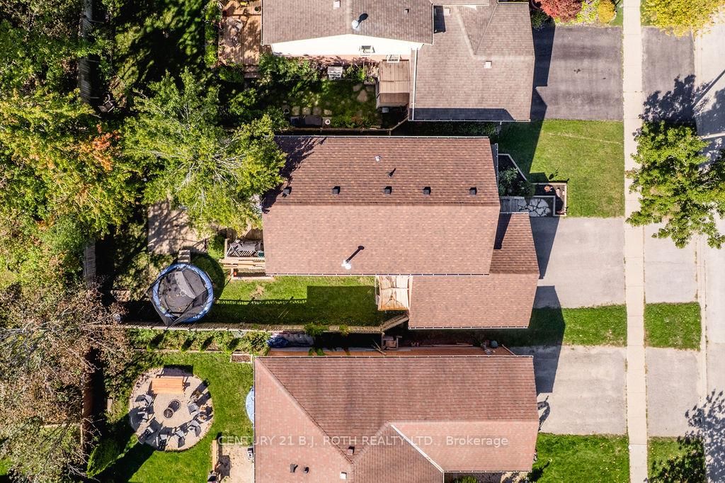 99 CARDINAL Street • Barrie, ON photo 34
