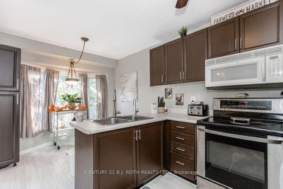99 CARDINAL Street • Barrie, ON photo 5