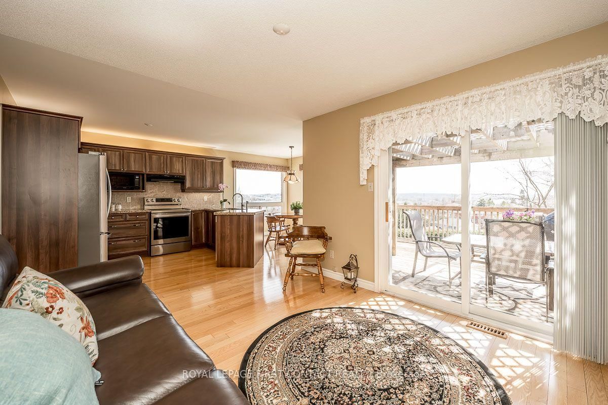 35 Gibbon Drive • Barrie, ON photo 10