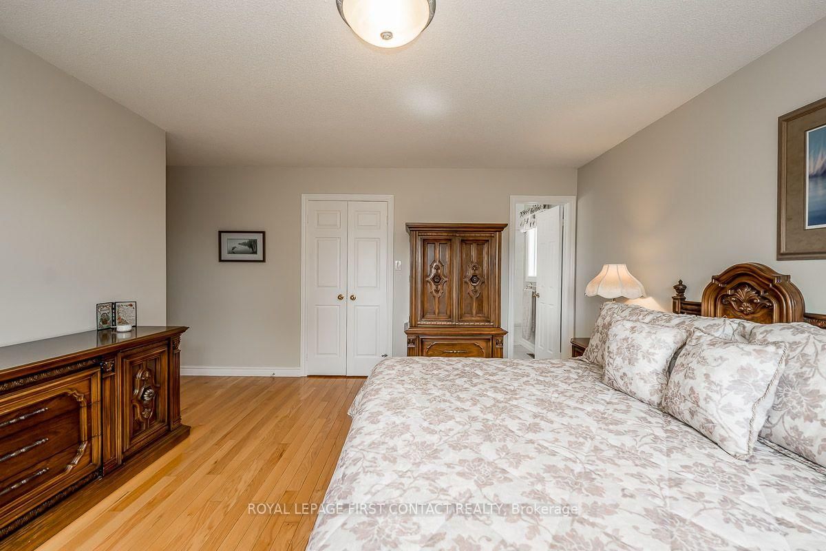 35 Gibbon Drive • Barrie, ON photo 16