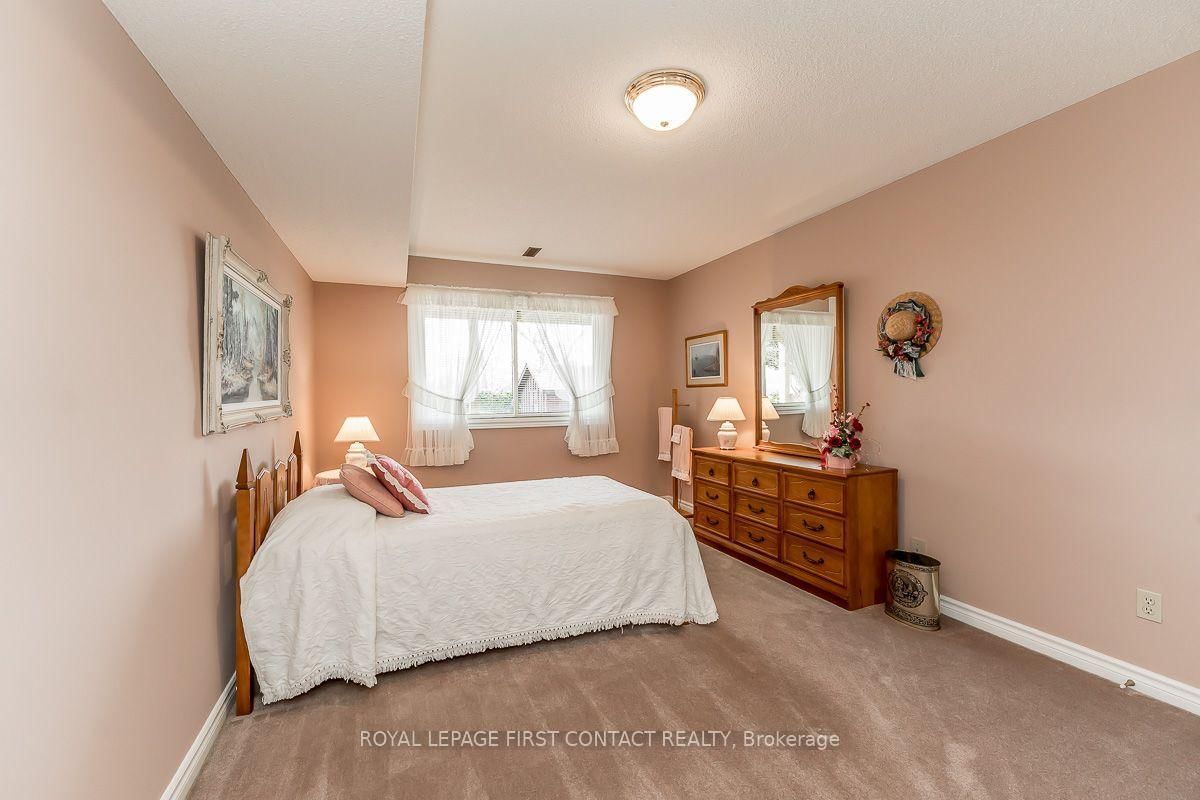 35 Gibbon Drive • Barrie, ON photo 26