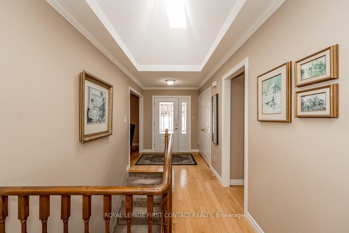 35 Gibbon Drive • Barrie, ON photo 4