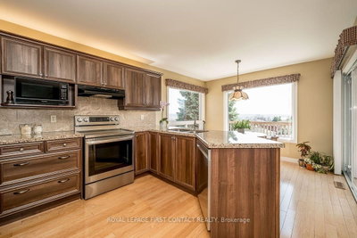 35 Gibbon Drive • Barrie, ON photo 5
