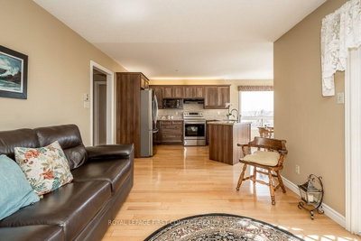 35 Gibbon Drive • Barrie, ON photo 8