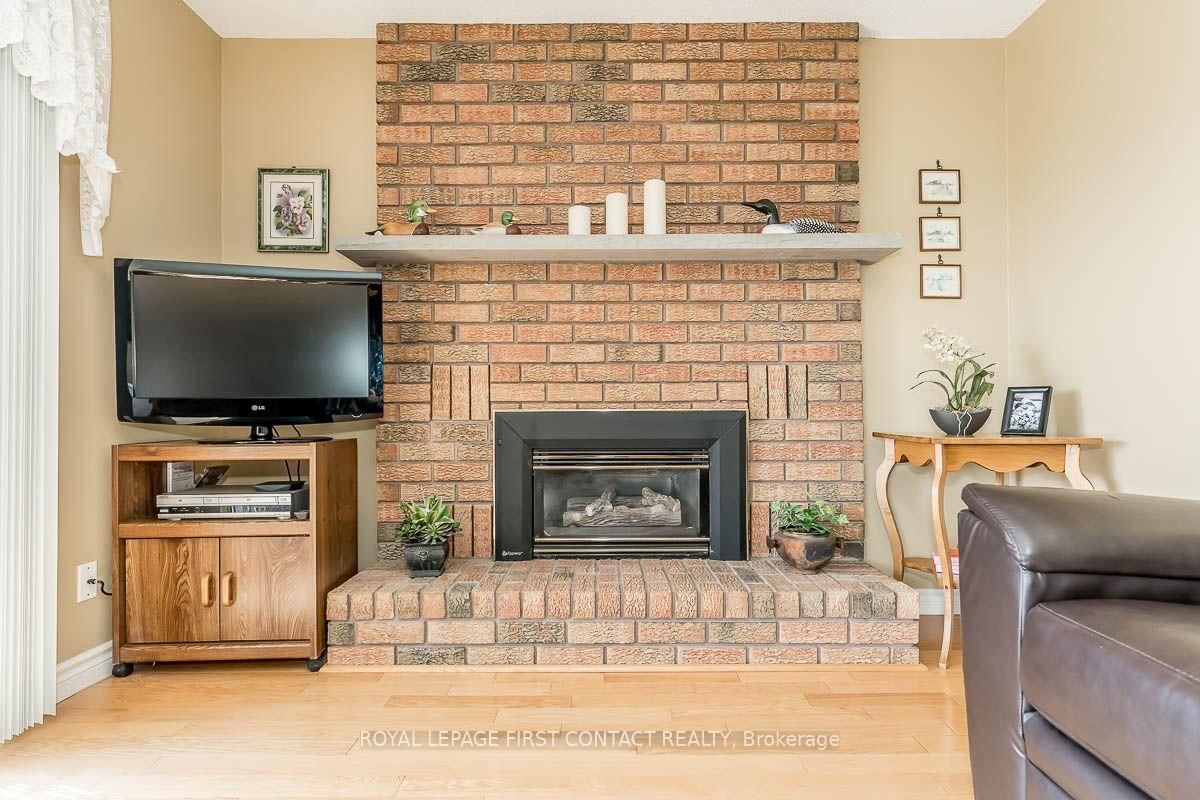35 Gibbon Drive • Barrie, ON photo 9