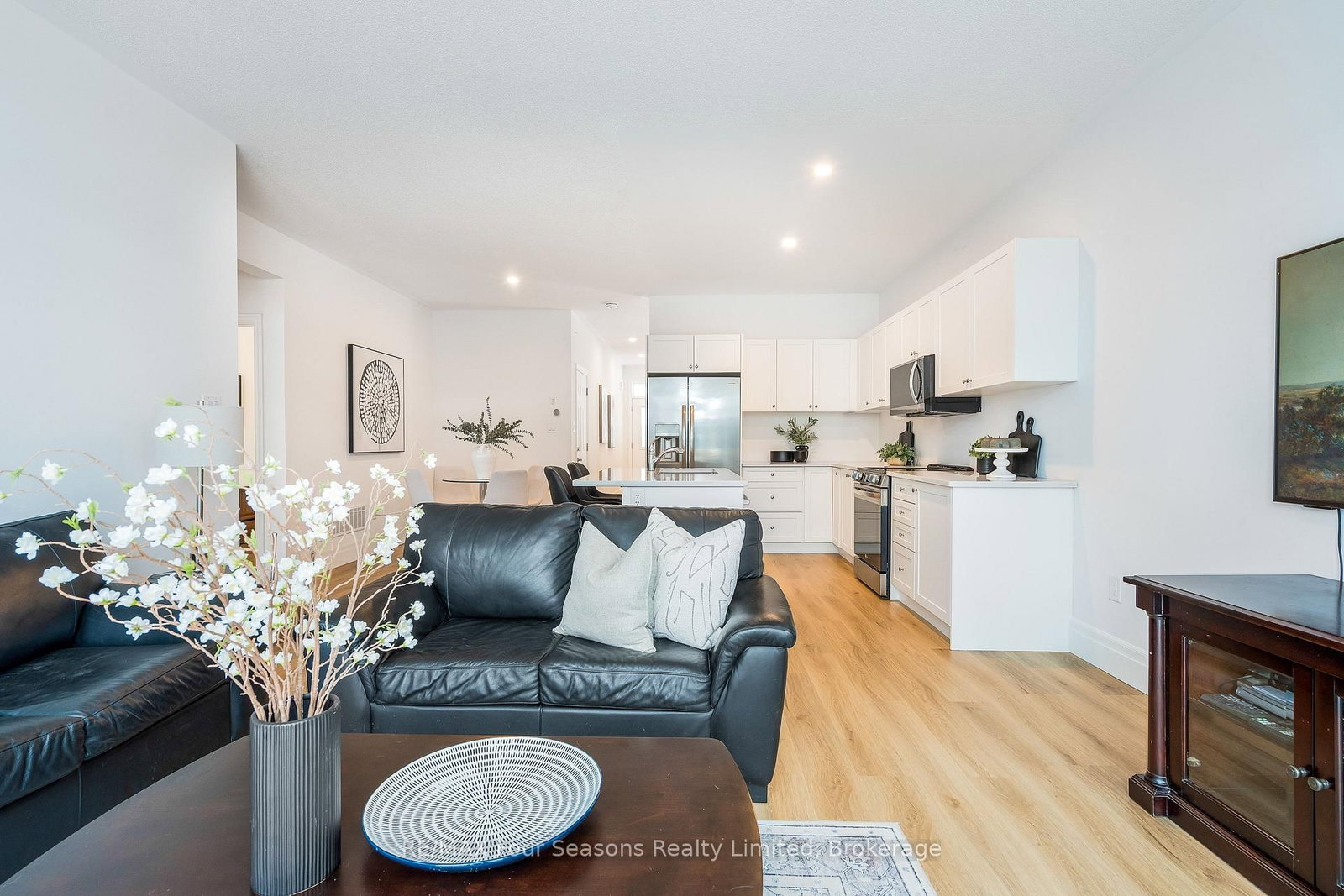 248 Duncan Street • Clearview, ON photo 10