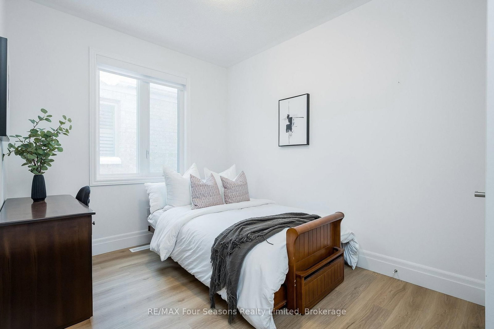 248 Duncan Street • Clearview, ON photo 16