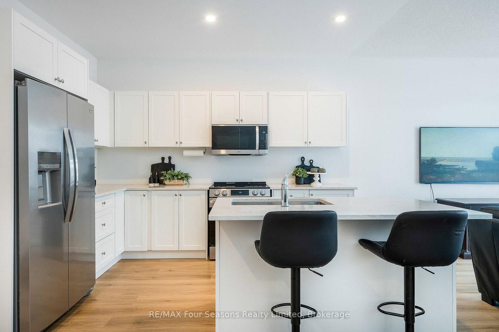 248 Duncan Street • Clearview, ON photo 5
