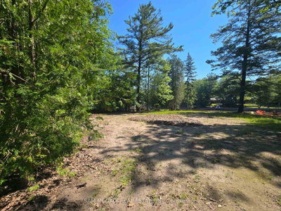 490 Oxbow Park Drive • Wasaga Beach, ON photo 4