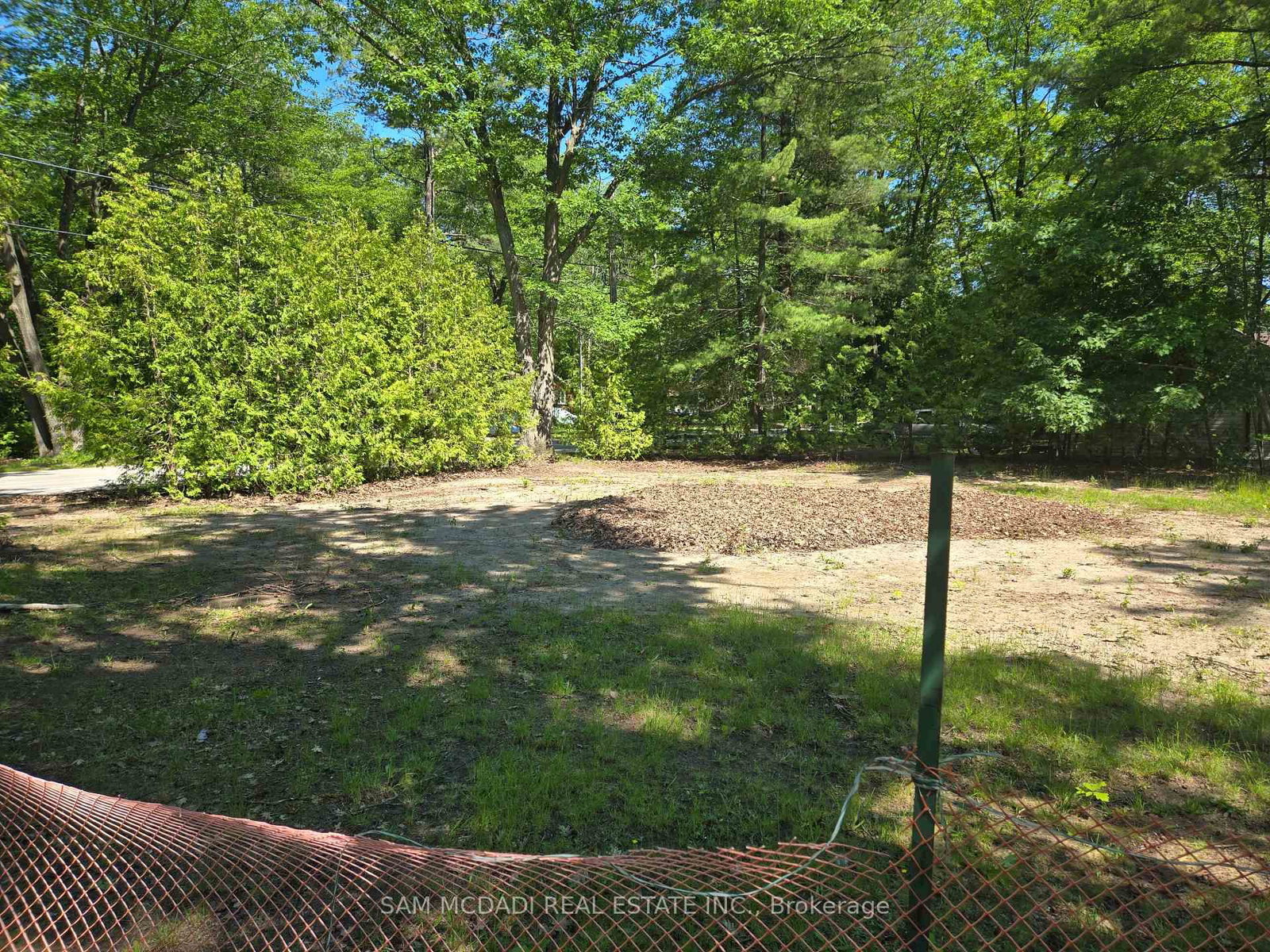 490 Oxbow Park Drive • Wasaga Beach, ON photo 5