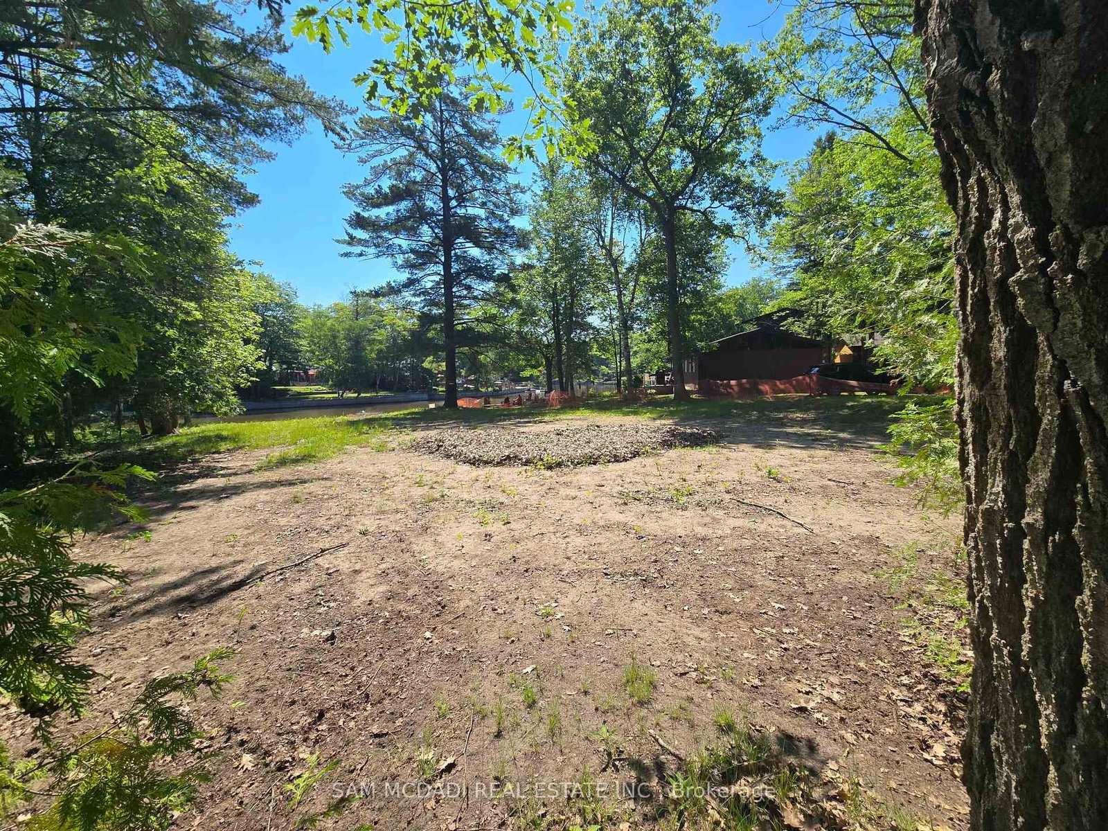 490 Oxbow Park Drive • Wasaga Beach, ON photo 8