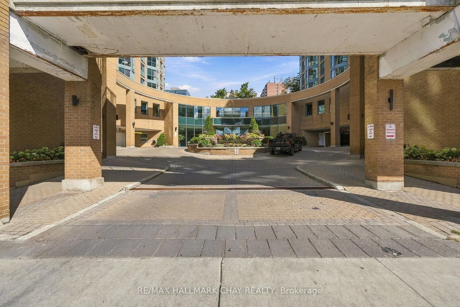 150 Dunlop Street E • #710 • Barrie, ON photo 4