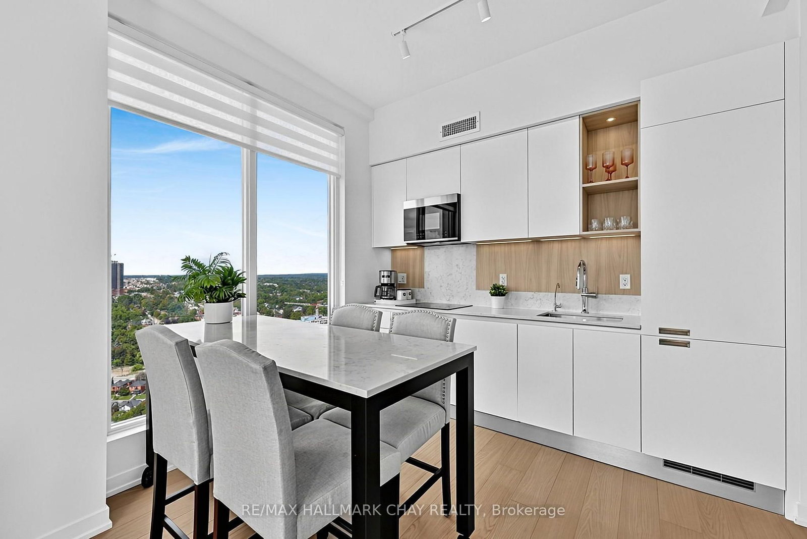 39 Mary Street • #LPH02 • Barrie, ON photo 7
