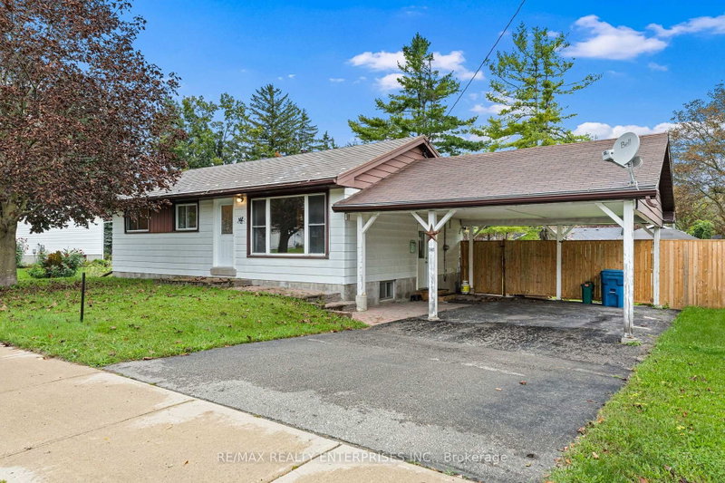 390 Mississauga Street W W