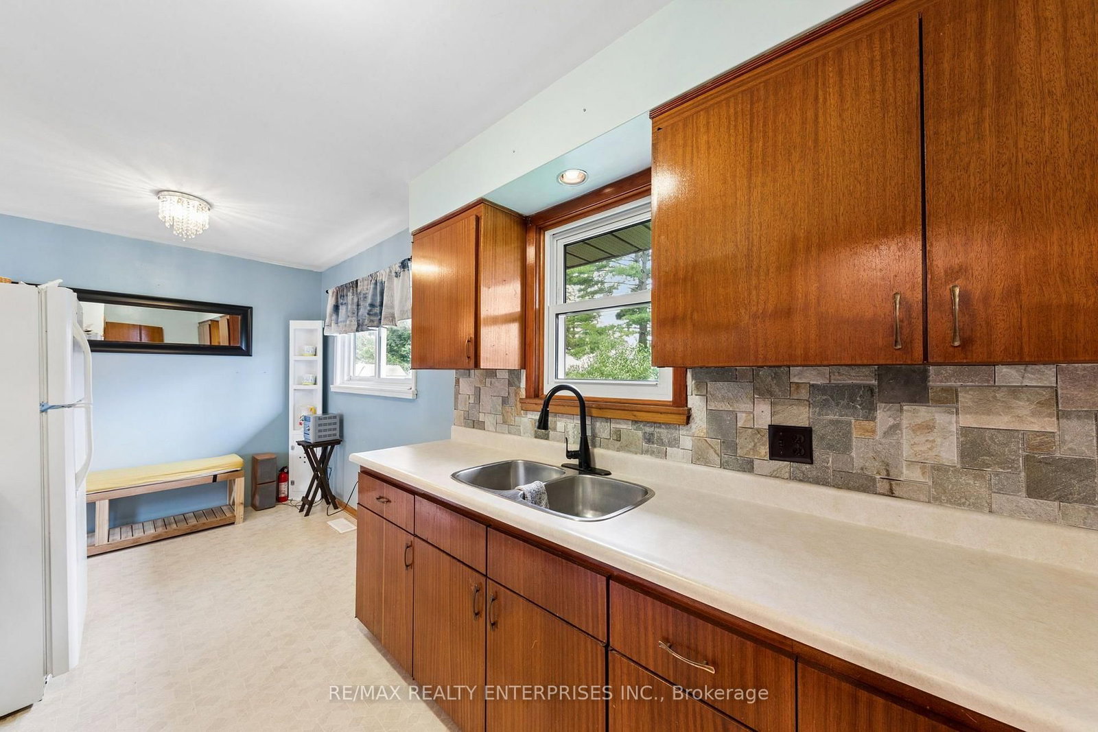 390 Mississauga Street W • Orillia, ON photo 12