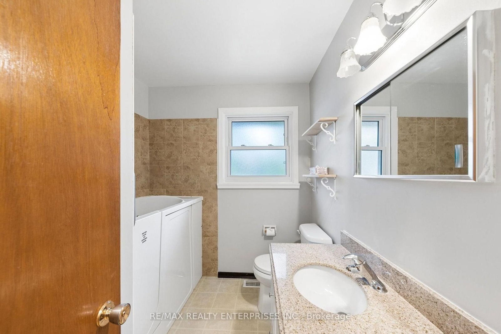 390 Mississauga Street W • Orillia, ON photo 20