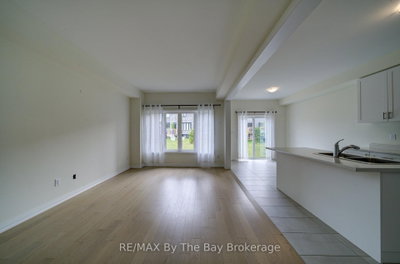 73 Federica Crescent • Wasaga Beach, ON photo 8