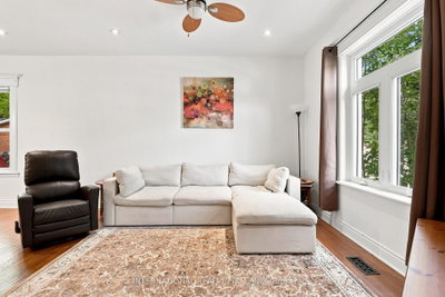 158 Sixth Street • Midland, ON photo 3