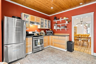 158 Sixth Street • Midland, ON photo 6
