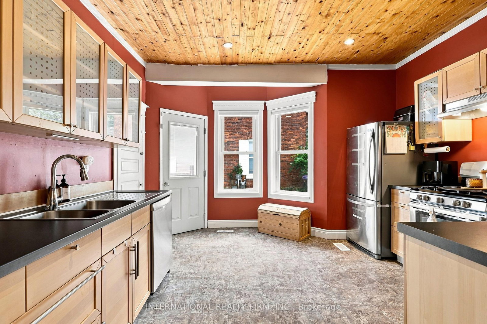 158 Sixth Street • Midland, ON photo 9