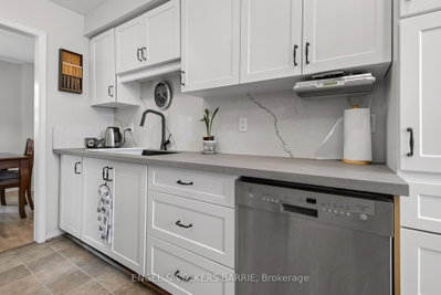 78 Wallace Drive • Barrie, ON photo 9