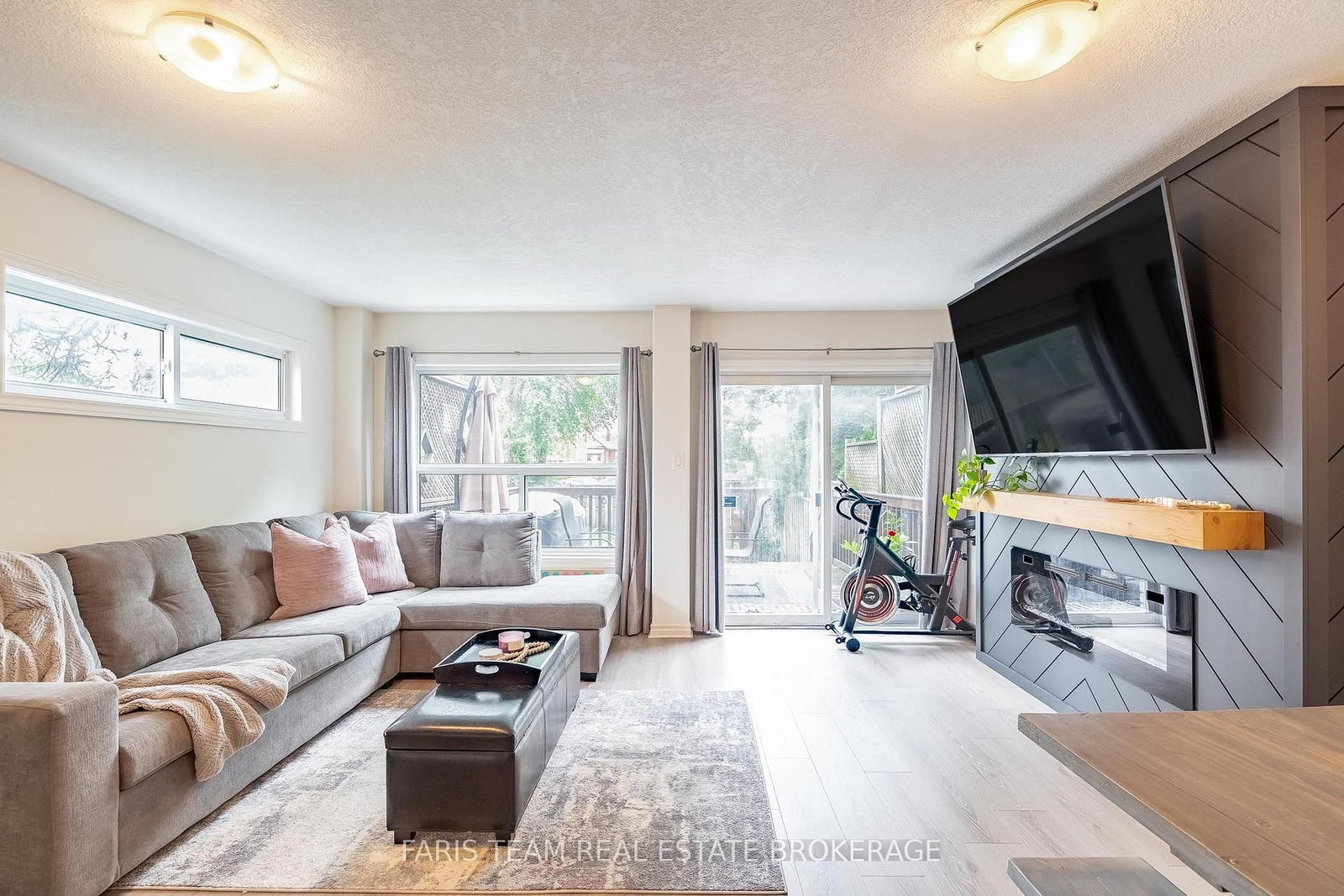 79 Sanford Street • Barrie, ON photo 12
