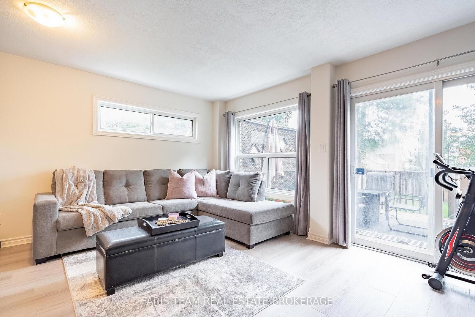 79 Sanford Street • Barrie, ON photo 14