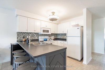 79 Sanford Street • Barrie, ON photo 4