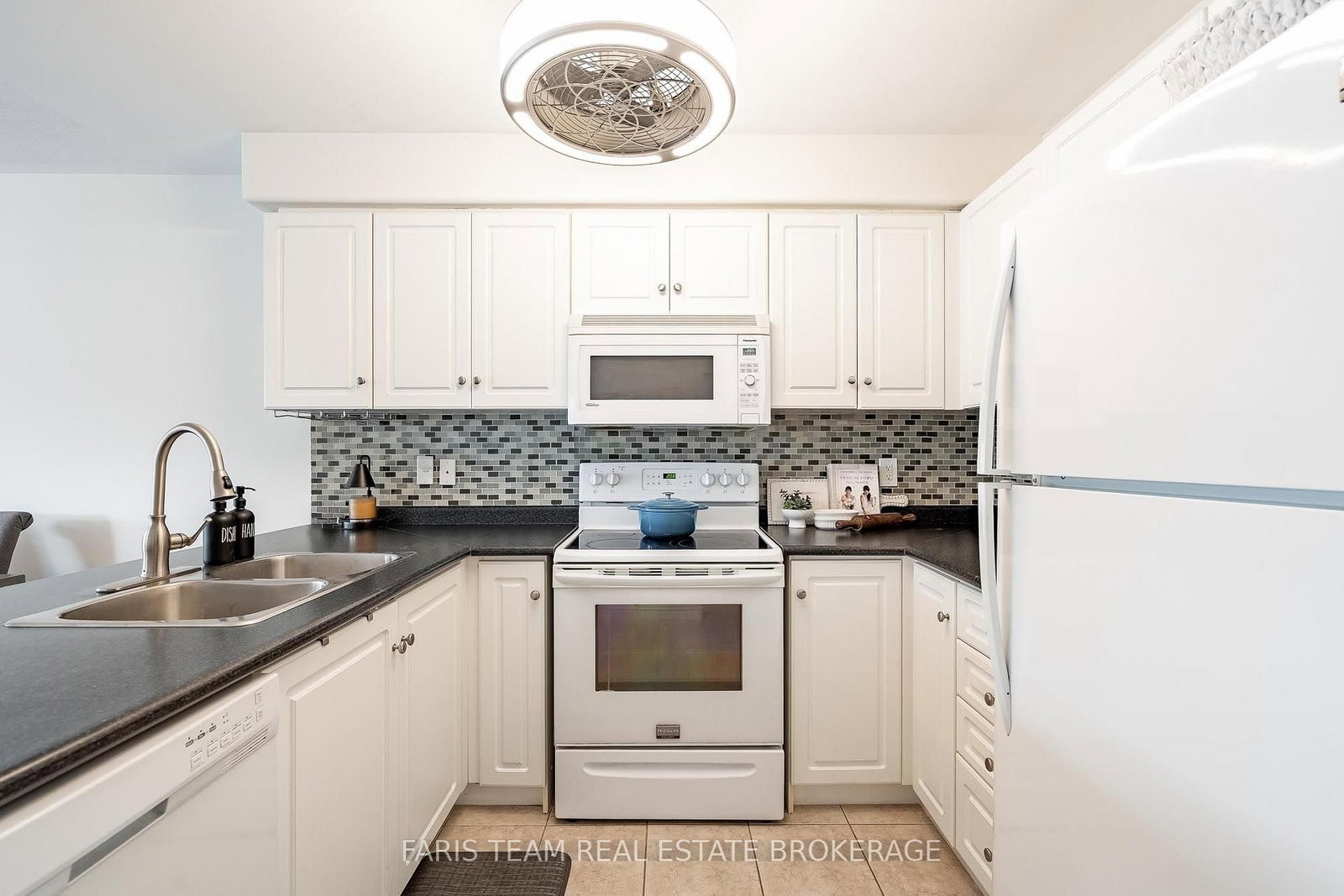 79 Sanford Street • Barrie, ON photo 5