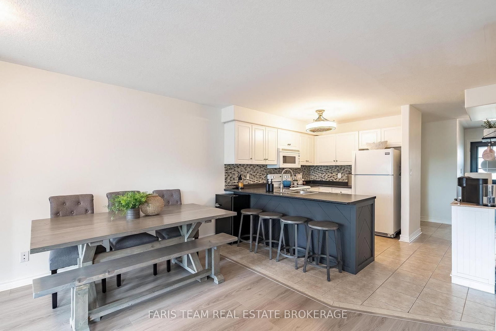 79 Sanford Street • Barrie, ON photo 8